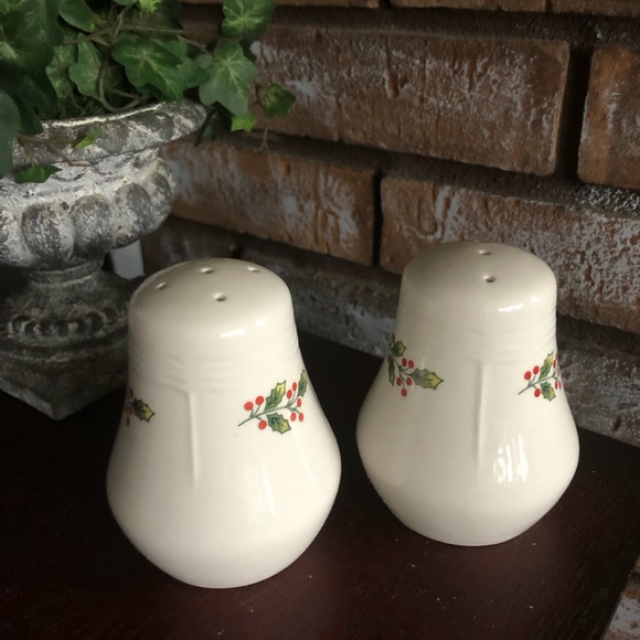 Porcelain Salt & Pepper Shakers “Holly” - Picture 2 of 2